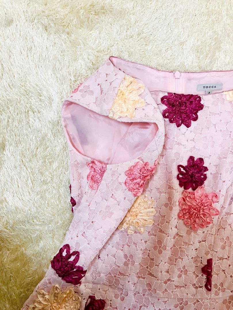 トッカ　ワンピース　ピンク　サイズ4 フレア　花柄刺繍　レース