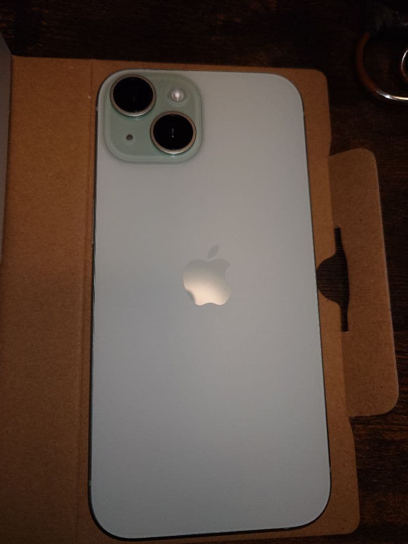 iPhone 15 本体 128GBグリーン
