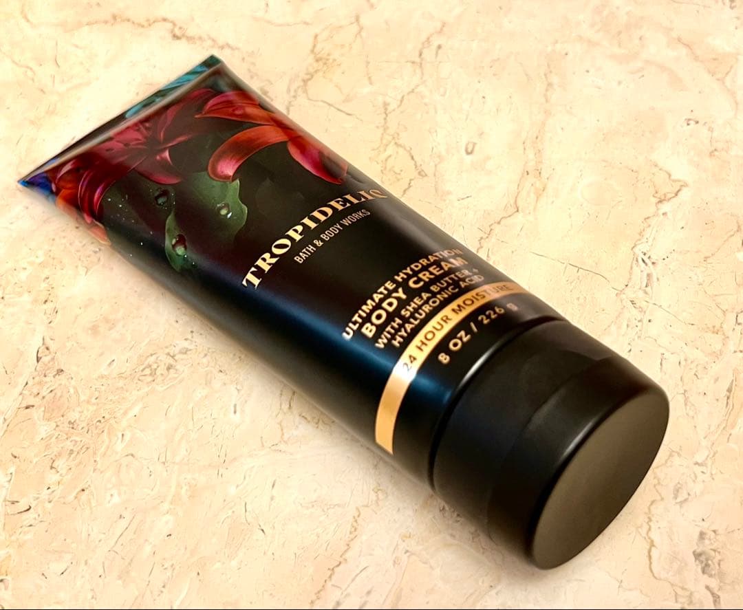 IZ  Bath & Body Worksボディクリーム ３本セット