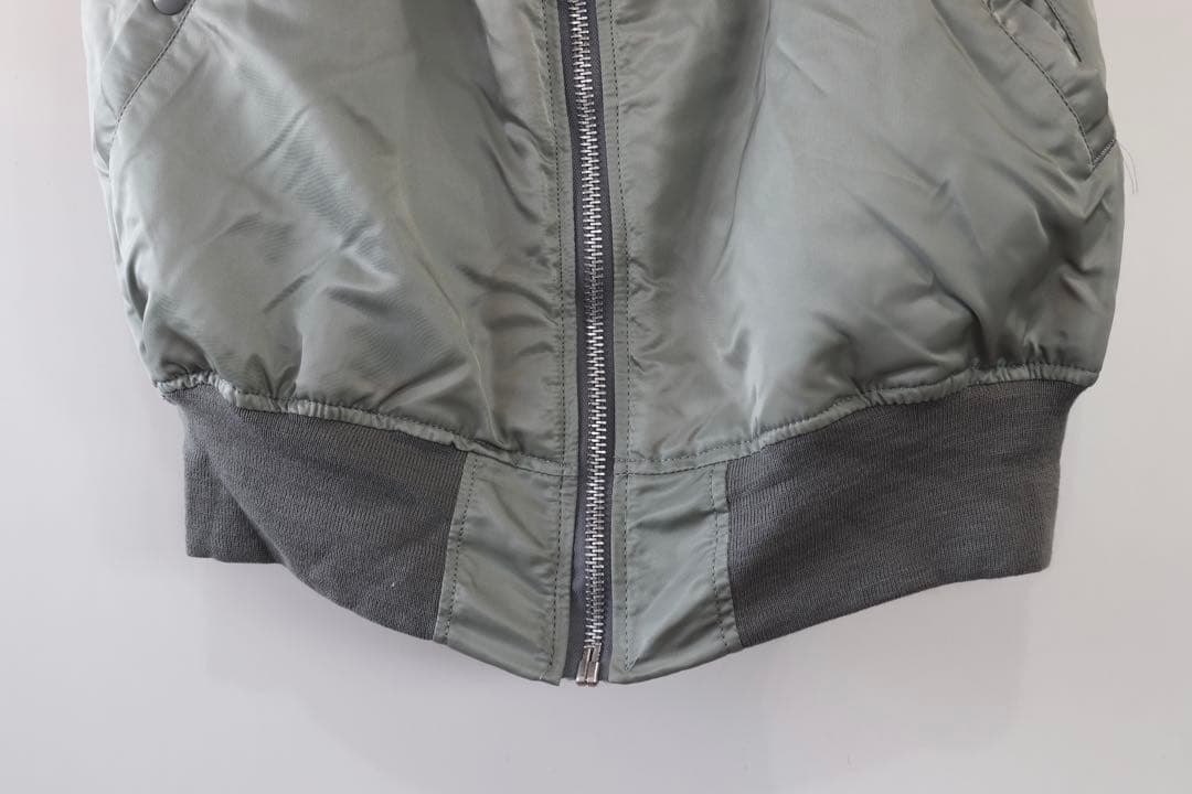 出*m様 デッドストックALPHA INDUSTRIES MA-1 ベストシルバ