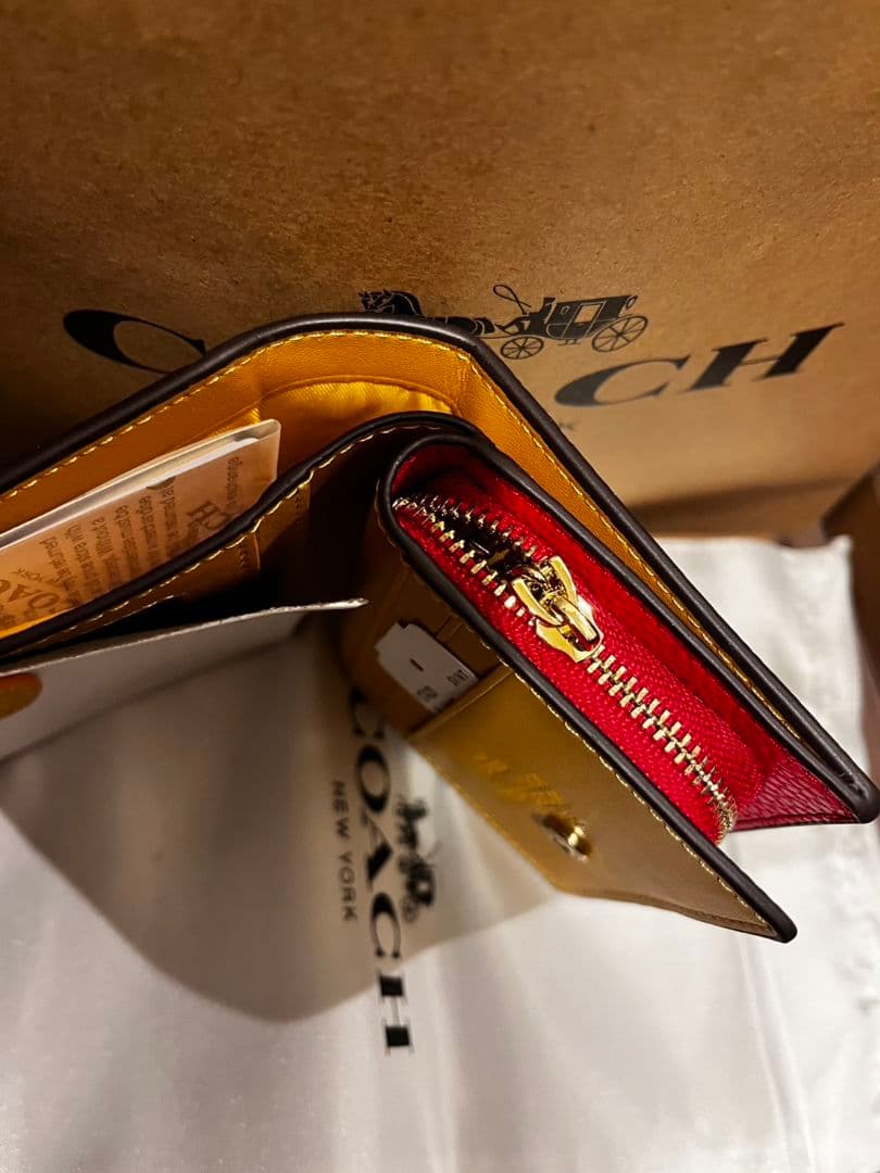 COACH 二つ折り財布 ホワイト/レッド