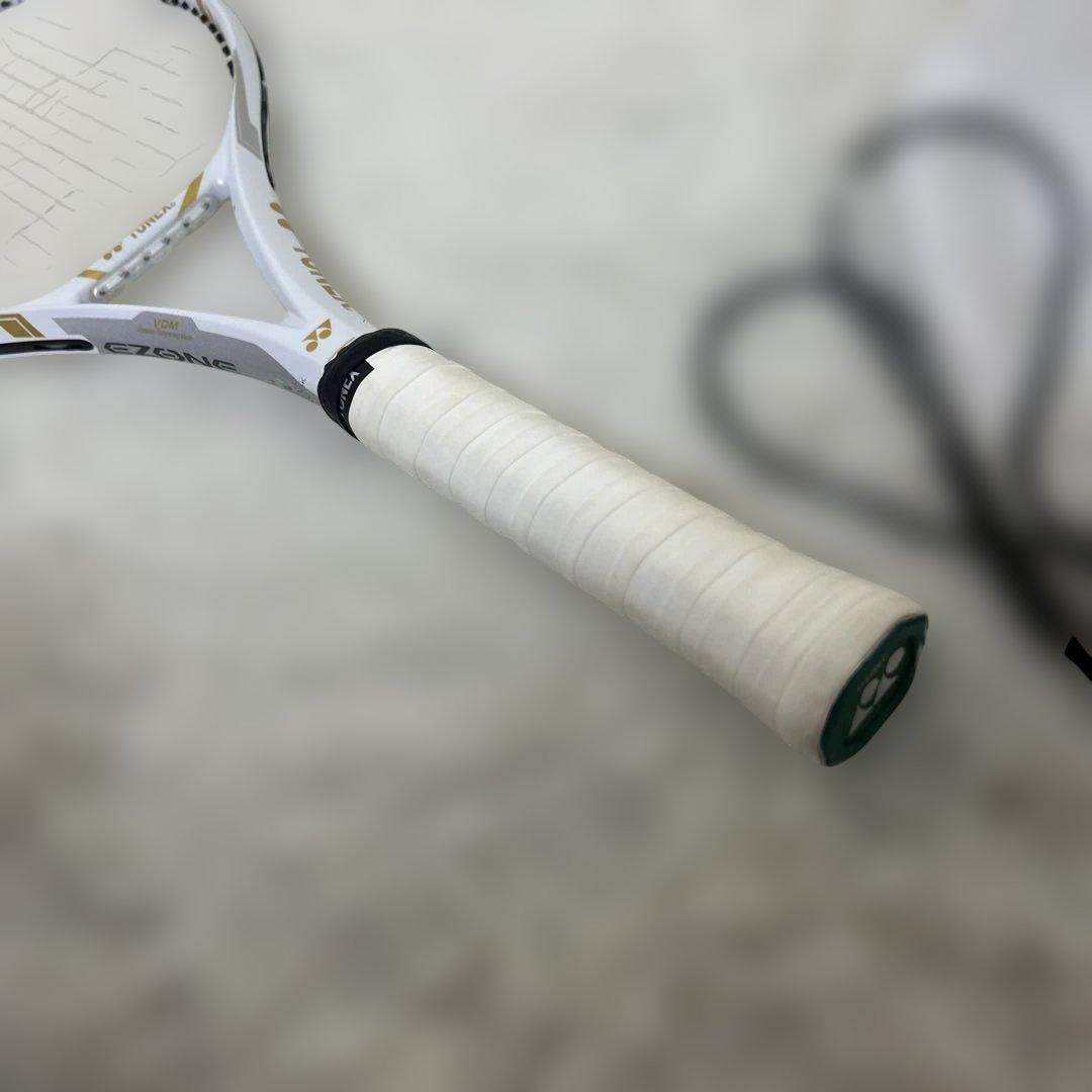 【希少】YONEX EZONE 100 大坂なおみモデル　ホワイト/ゴールドG2