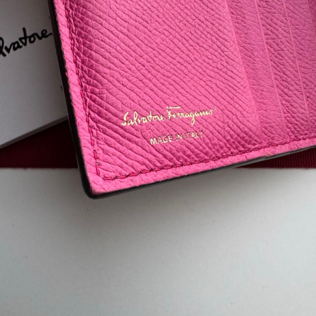 【美品】340 Ferragamo サルバトーレフェラガモ 2つ折り財布