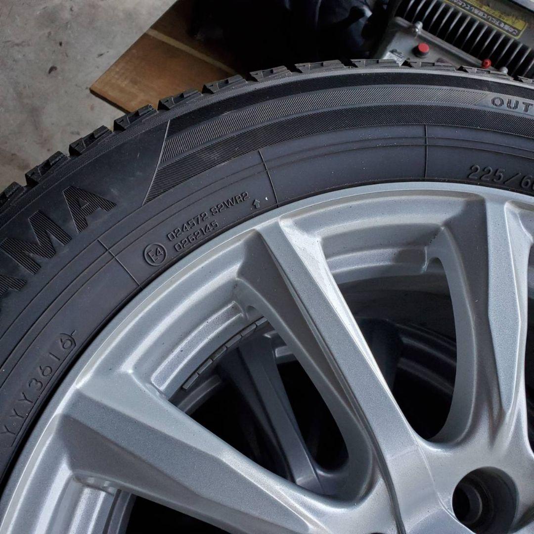 お値下げ【室内保管】スタッドレスタイヤ 225/60R17 99Q 4本セット