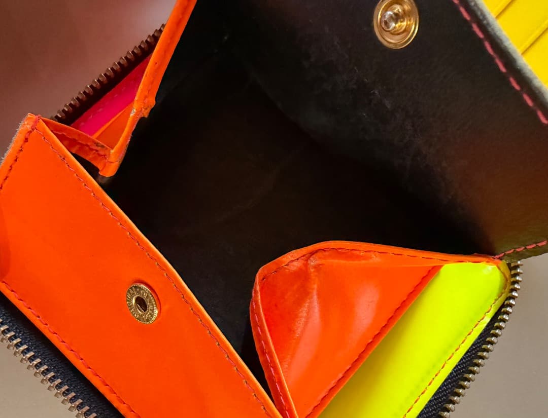 コムデギャルソン 二つ折り財布 ラウンドファスナー バイカラー 　金運