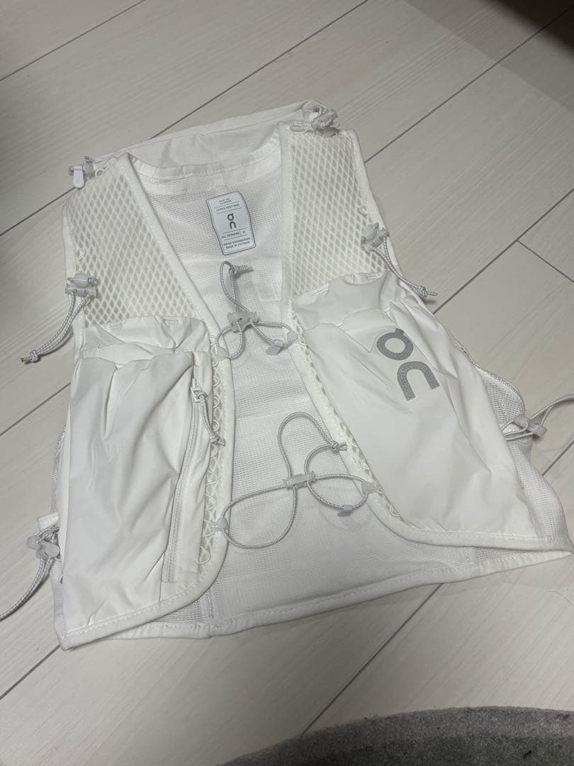On Ultra Vest pro（M）