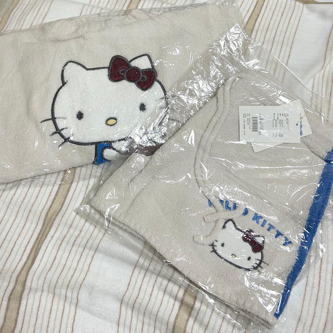 【HELLO KITTY】ニットプルオーバー　ニットショートパンツ　セット