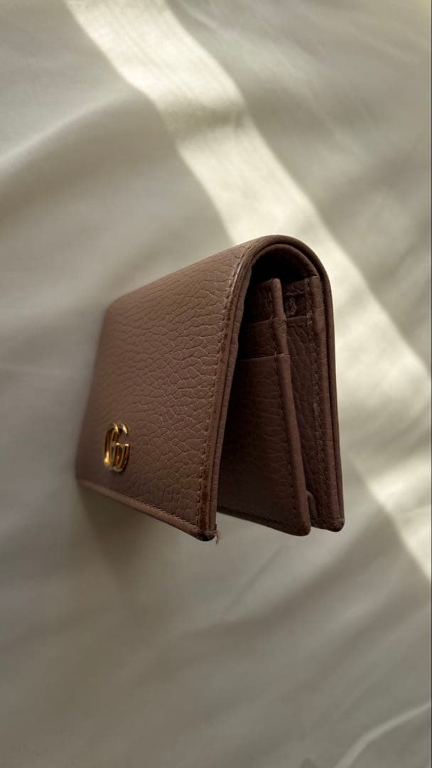GUCCI GGマーモント ダブルG カードケース　二つ折り財布 ベージュ