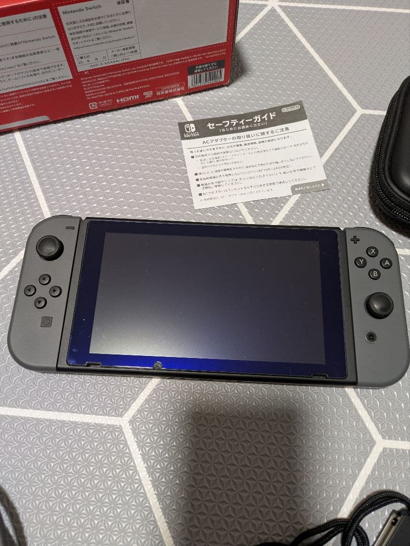 Nintendo Switch 本体 グレー 　2022年購入　ケース付き