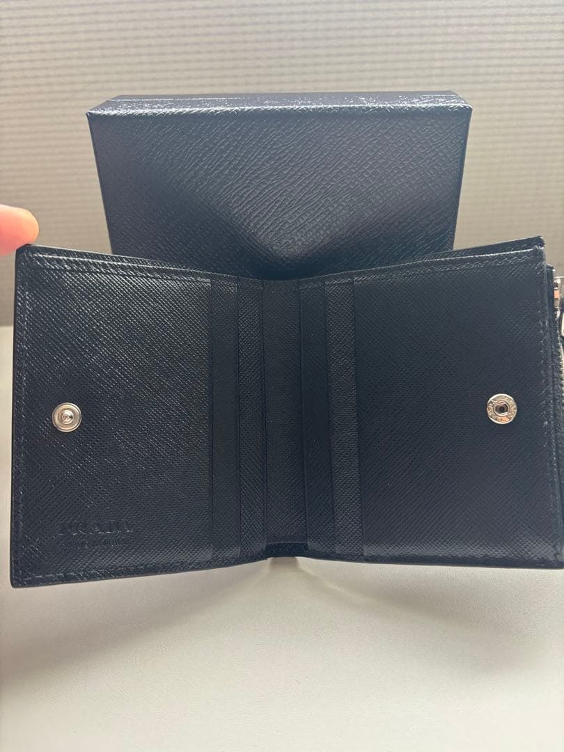 PRADA サフィアーノ 黒 プラダ