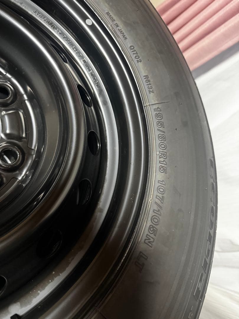 トヨタ ハイエース タイヤ（新車外し）