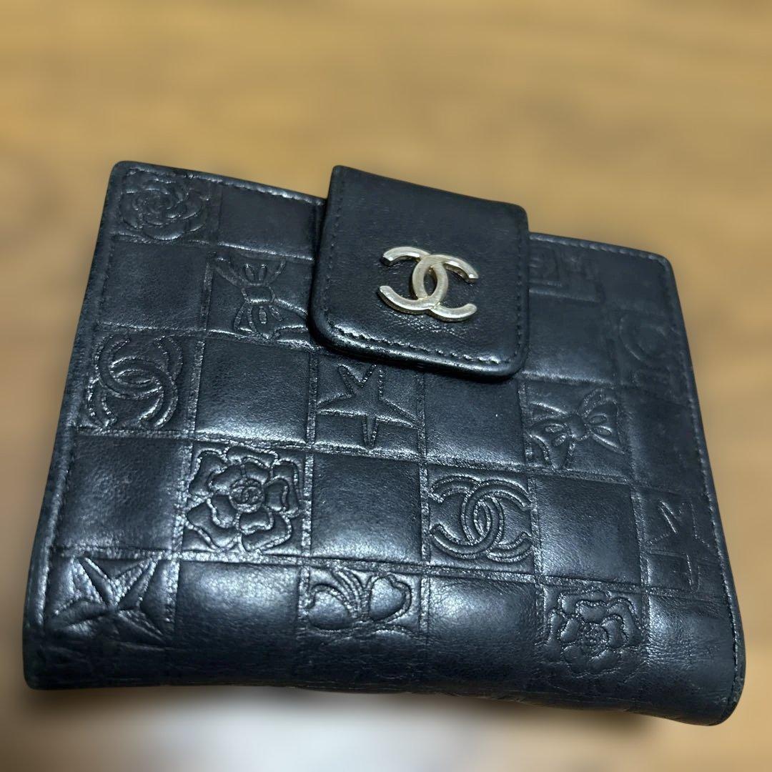 CHANEL 黒 レザー 二つ折り財布