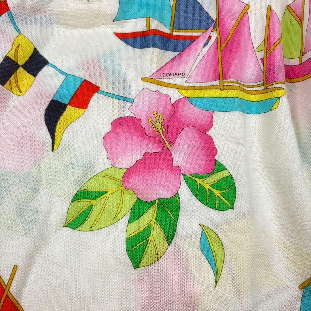 【新品タグ付き】レオナール　ポロシャツ　ジップアップ　花柄　大柄　白　Lサイズ