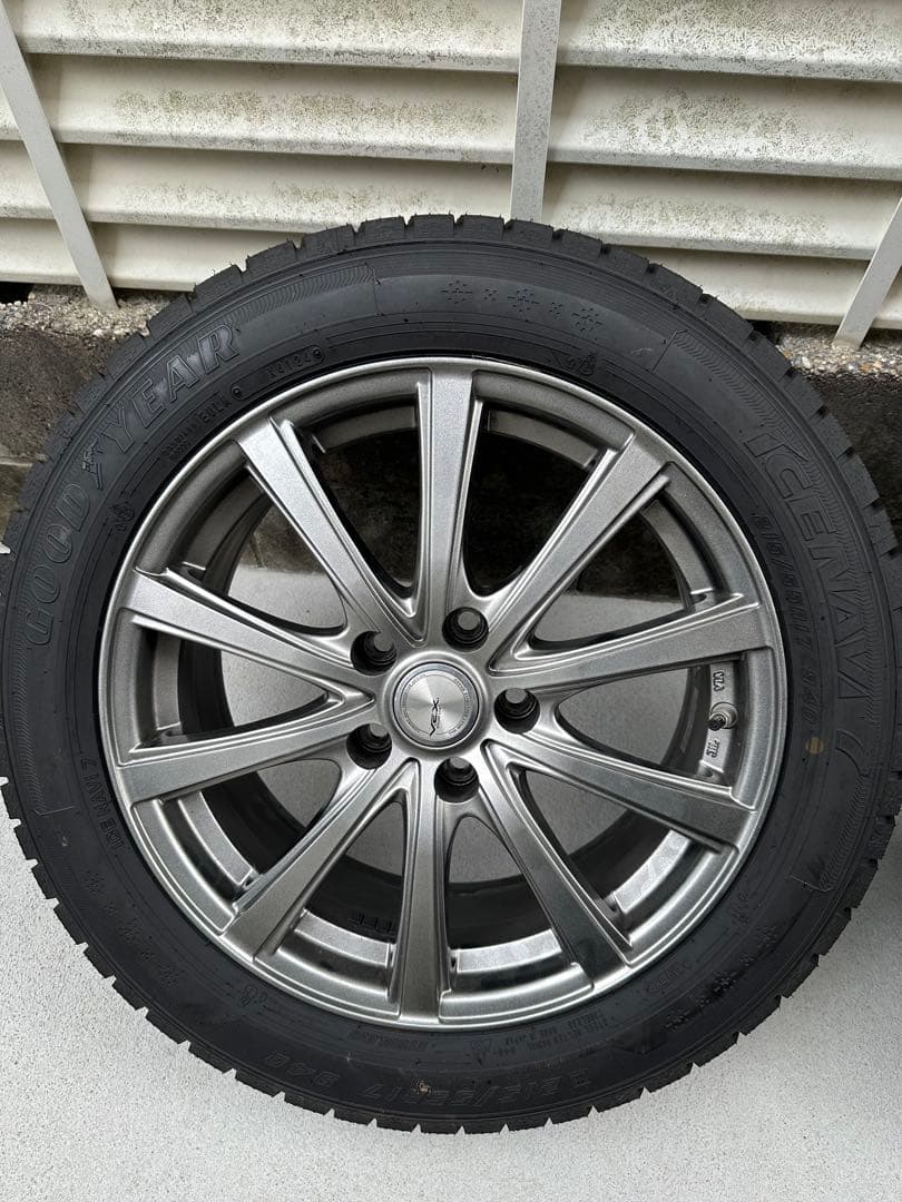 17インチタイヤ215/55R17スタッドレスタイヤGOODYEAR 4本セット