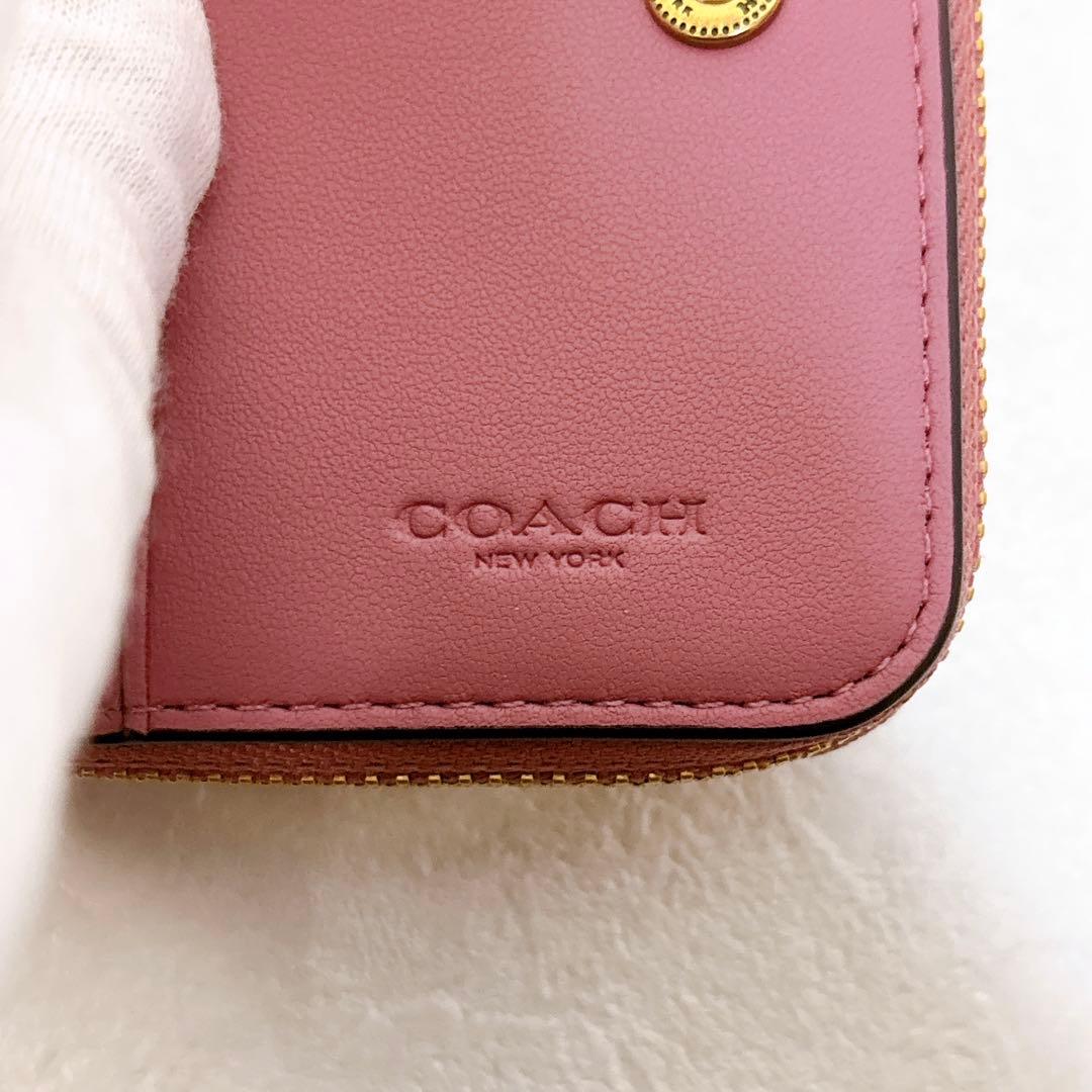 2026新作/未使用級 COACH 二つ折り財布 ピオニー チェリーチャーム