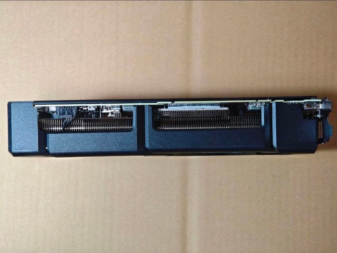 ​ASUS Radeon RX 7700 XT OC 12GB【RTX4070並