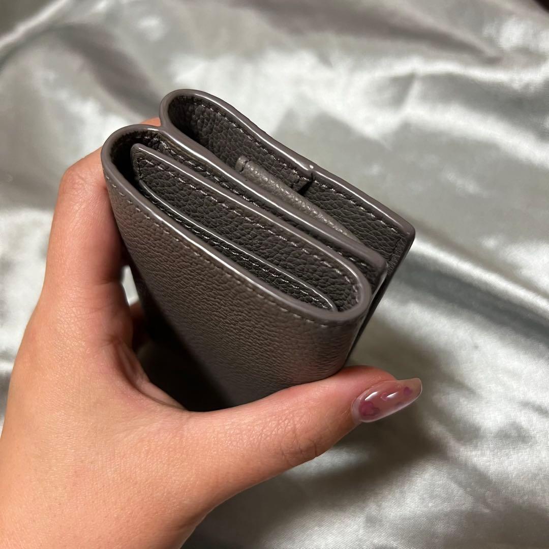 【箱あり／ほぼ未使用】サンローラン YSL 三つ折り財布 グレー ゴールド金具