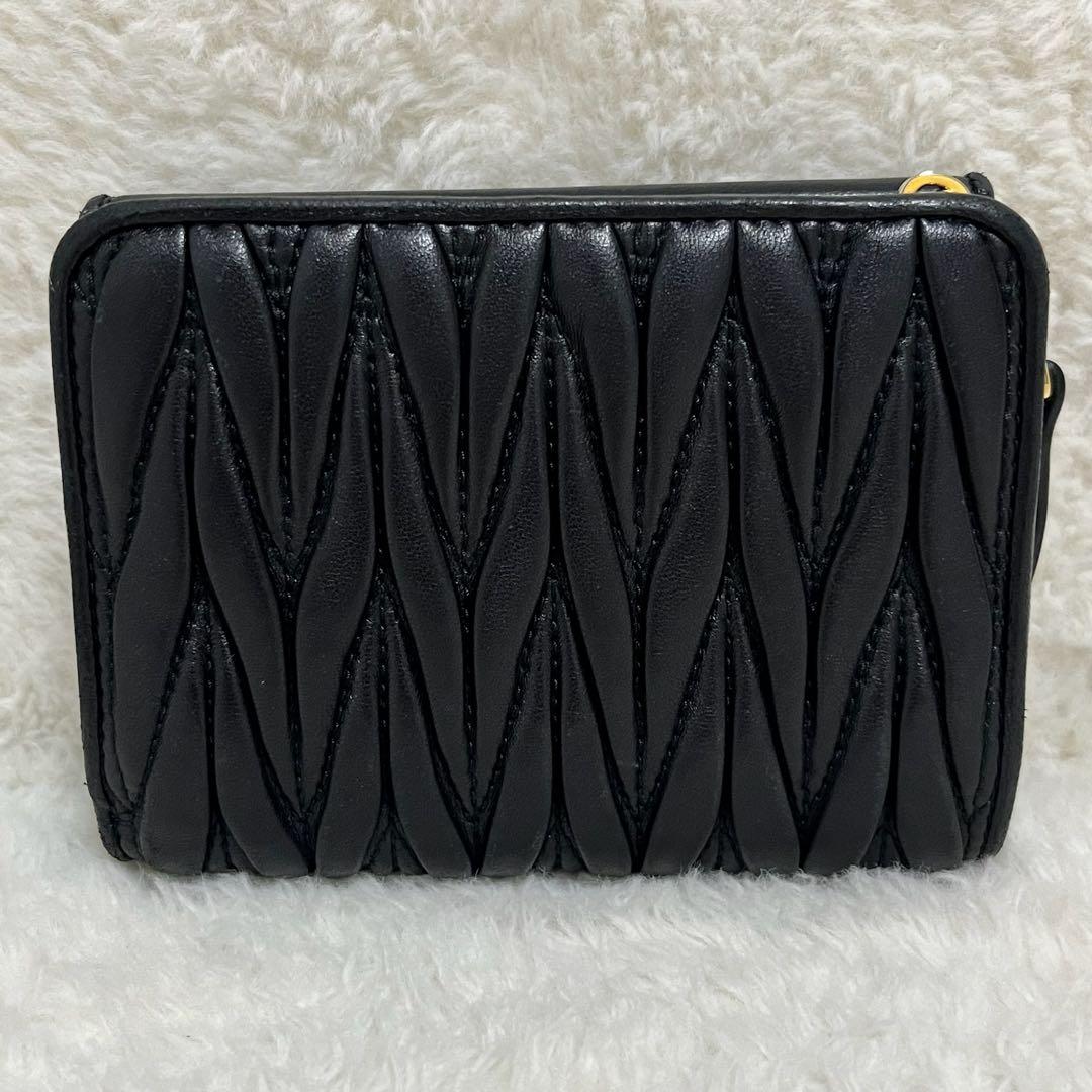 美品 miumiu ミュウミュウ マテラッセ 二つ折り財布 ブラック