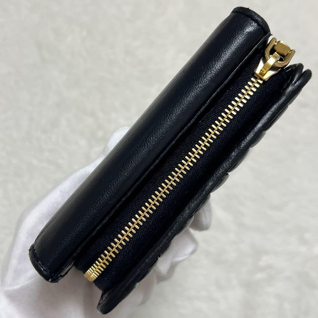 美品 miumiu ミュウミュウ マテラッセ 二つ折り財布 ブラック