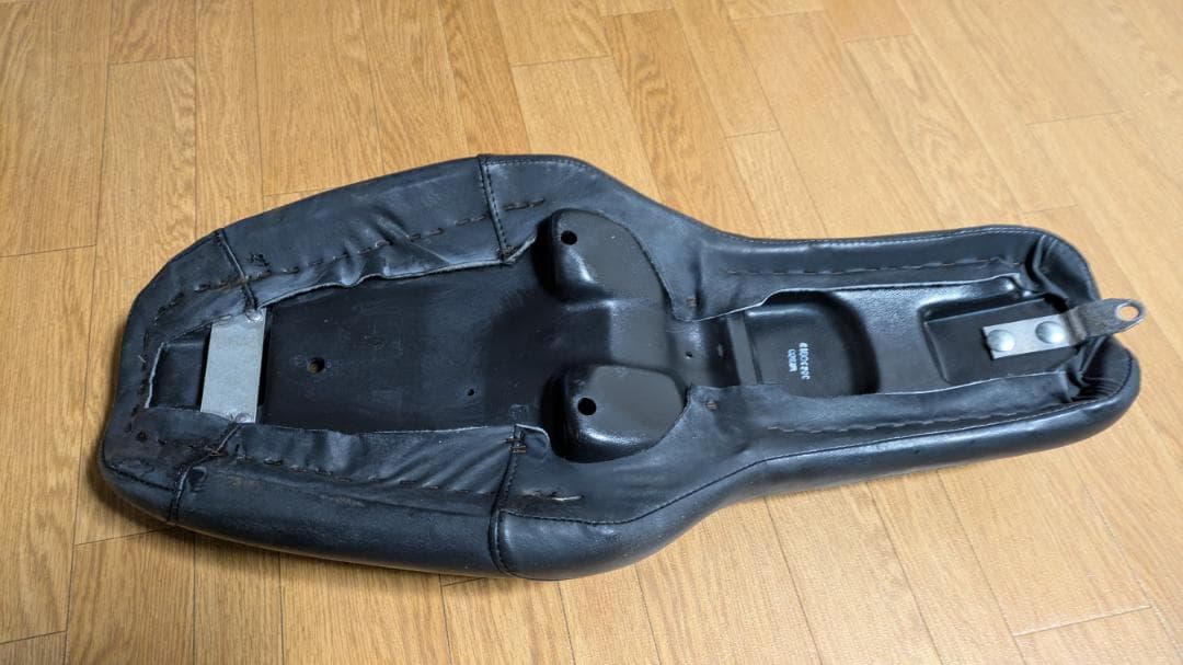 〜03年 スポーツスター 純正 シート