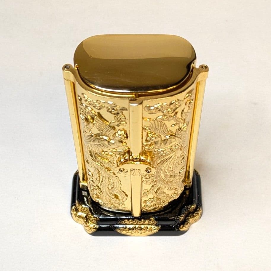 【さらに値下げ・新品】 厨子付き聖観音菩薩　合金製金メッキ　総高さ約9.5㎝