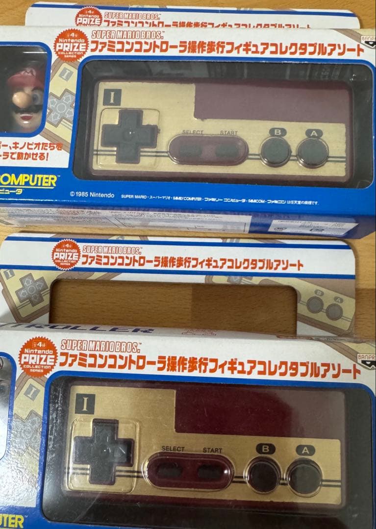 【正規品】ファミコンコントローラー操作歩行フィギュア 任天堂　マリオ　キノピオ