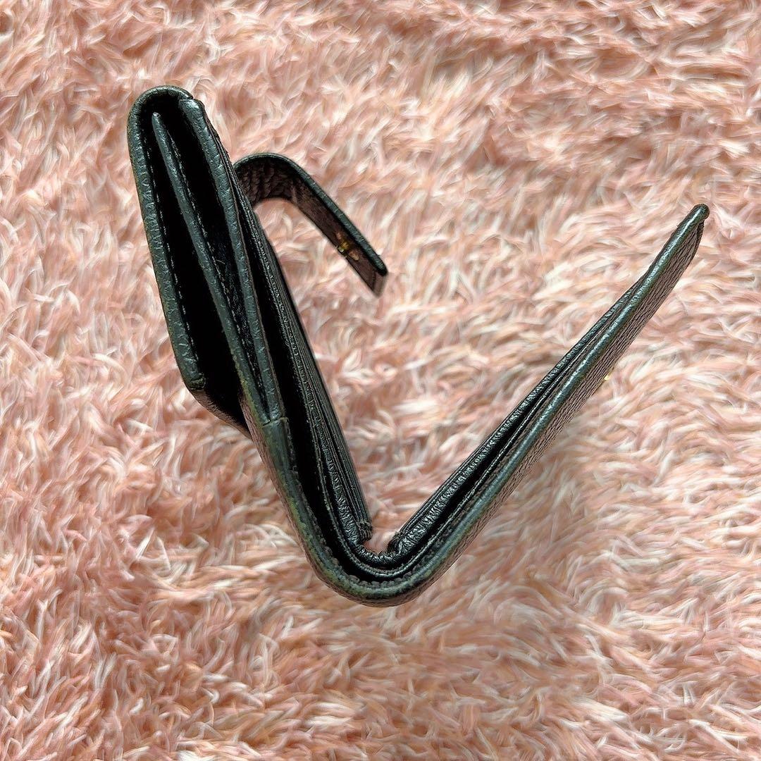 GUCCI グッチ　財布　二つ折り財布　折り財布　ウォレット　ブラック　ゴールド