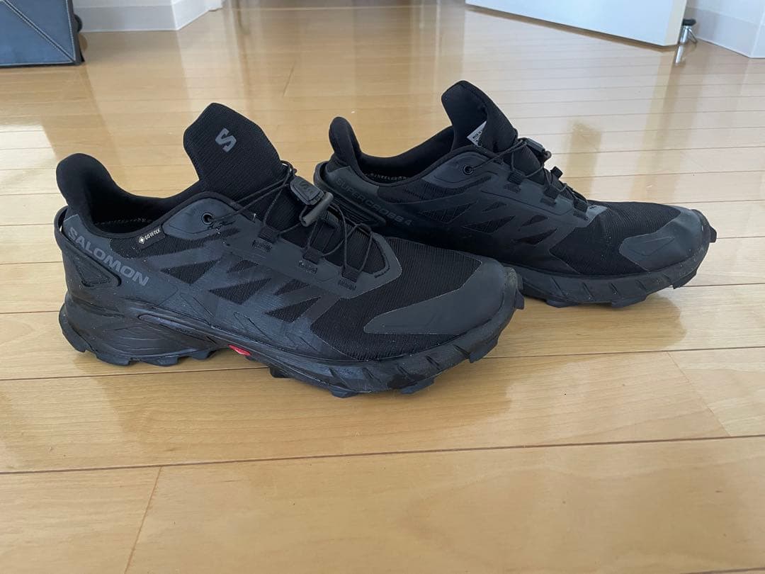 SALOMON トレイルランニングシューズ ブラック