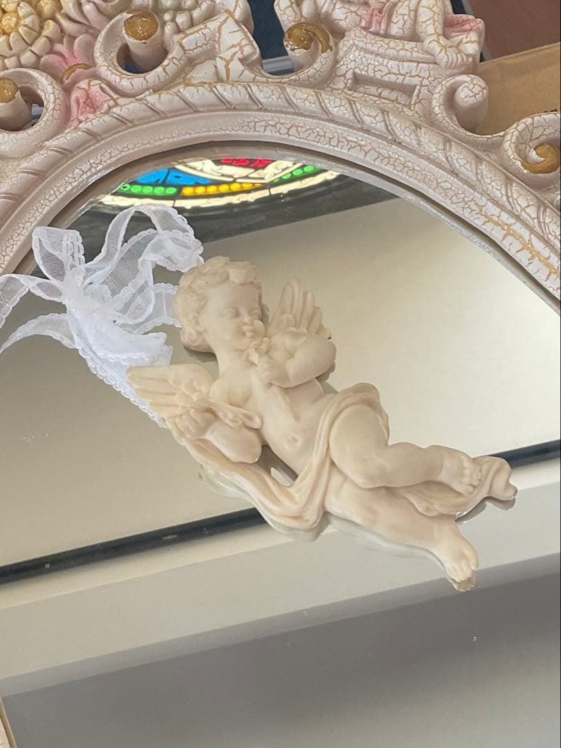 ⚜️イタリー製バロックスタイルのアイボリー陶器製花瓶と天使の飾り物のセット⚜️