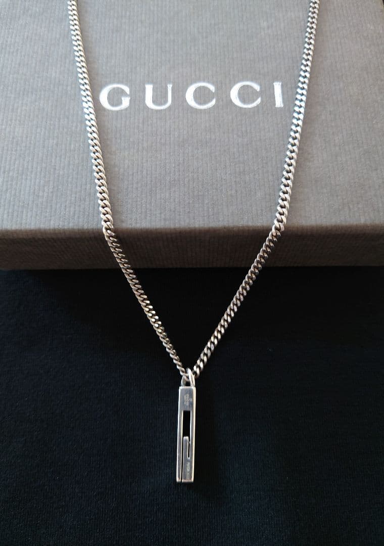 グッチGUCCI ネックレス シルバー925 カットアウト Gバー Gプレート
