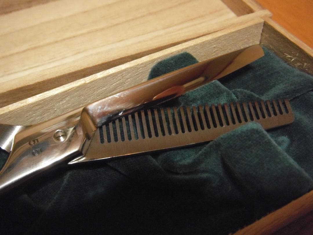 【中古】散髪鋏・すきバサミ２本セット　藤次郎作5.5 桐箱入 燕三条 ステンレス