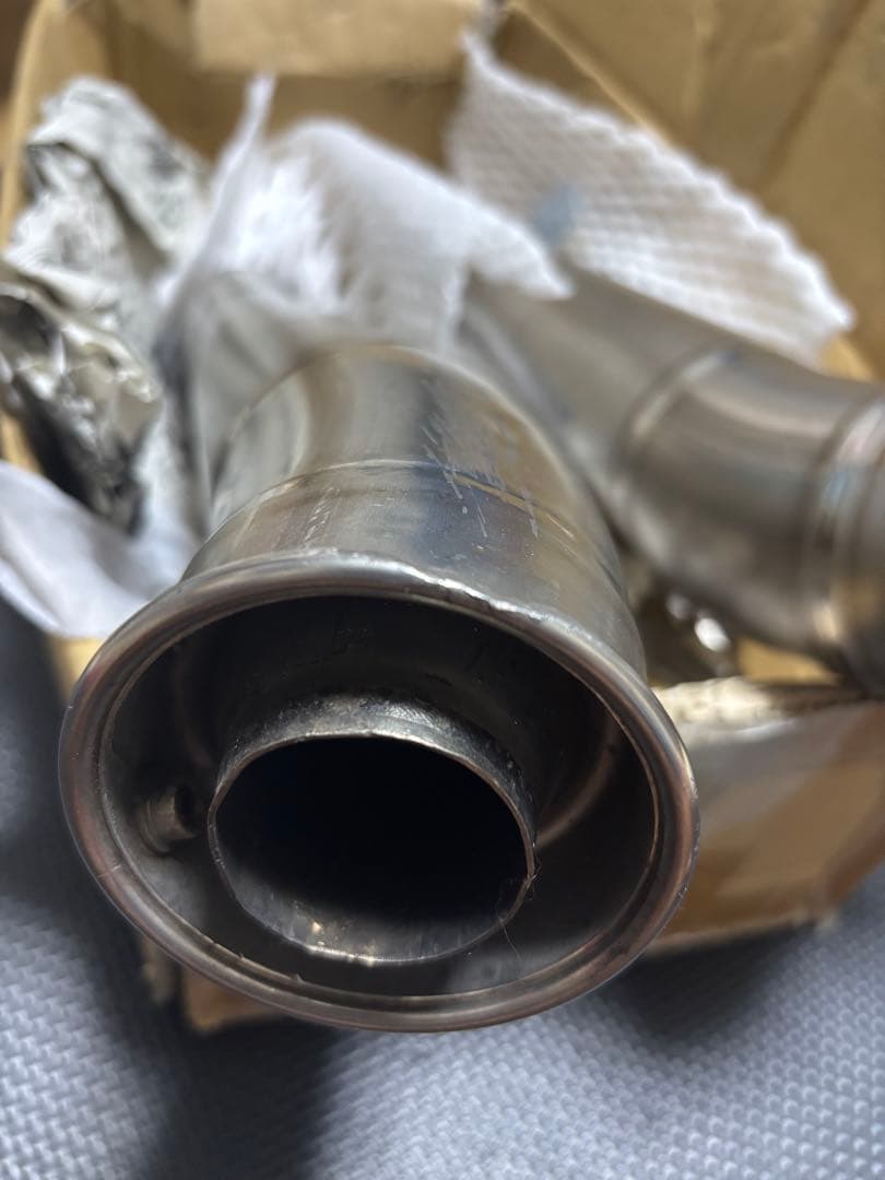アクラボビッチ マフラー　　AKRAPOVIC