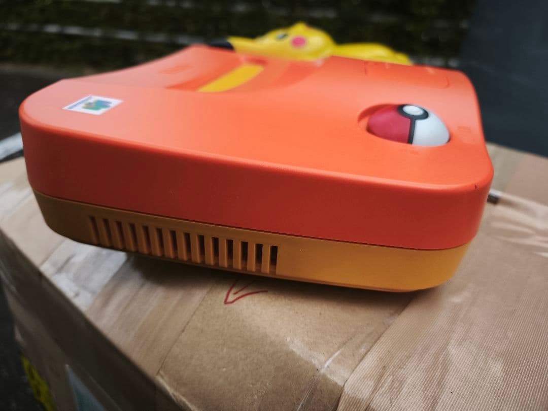 美品NINTENDO64 ピカチュウ本体 オレンジ コントローラーつき
