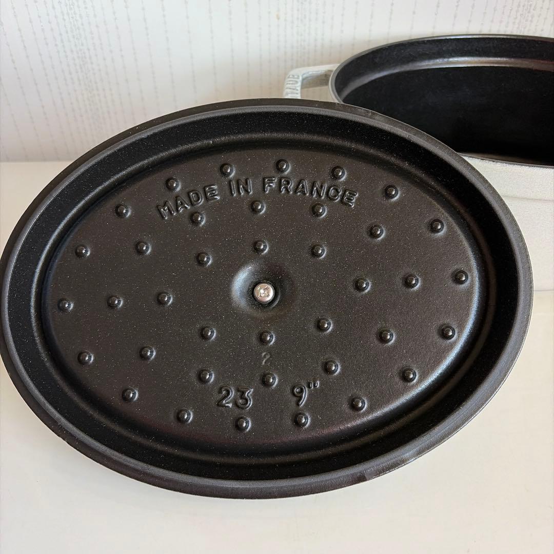 ストウブココットオーバル23cm カンパーニュ　ラビットノブ
