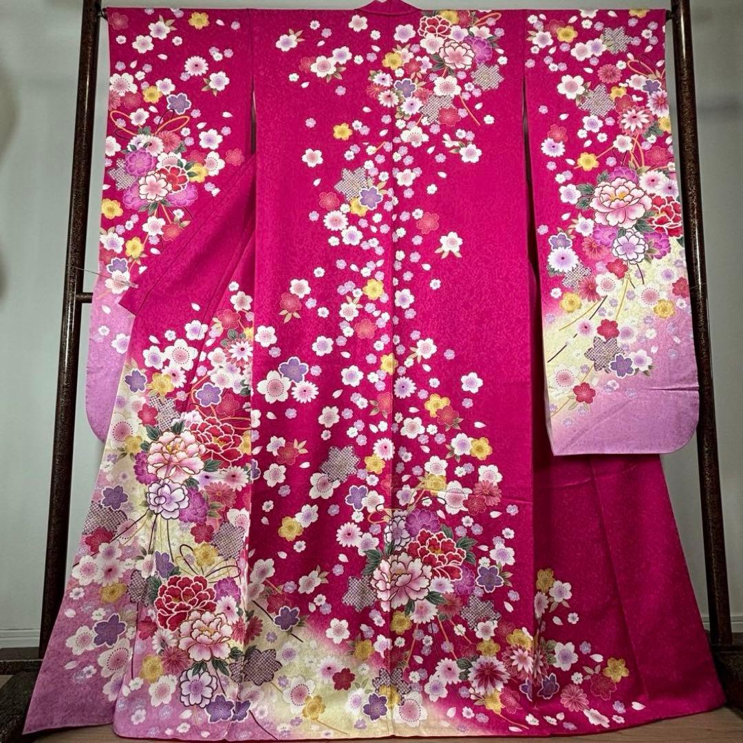 超美品　正絹　現代　振袖　成人式　着物　ピンク　躑躅色 175裄70 刺繍