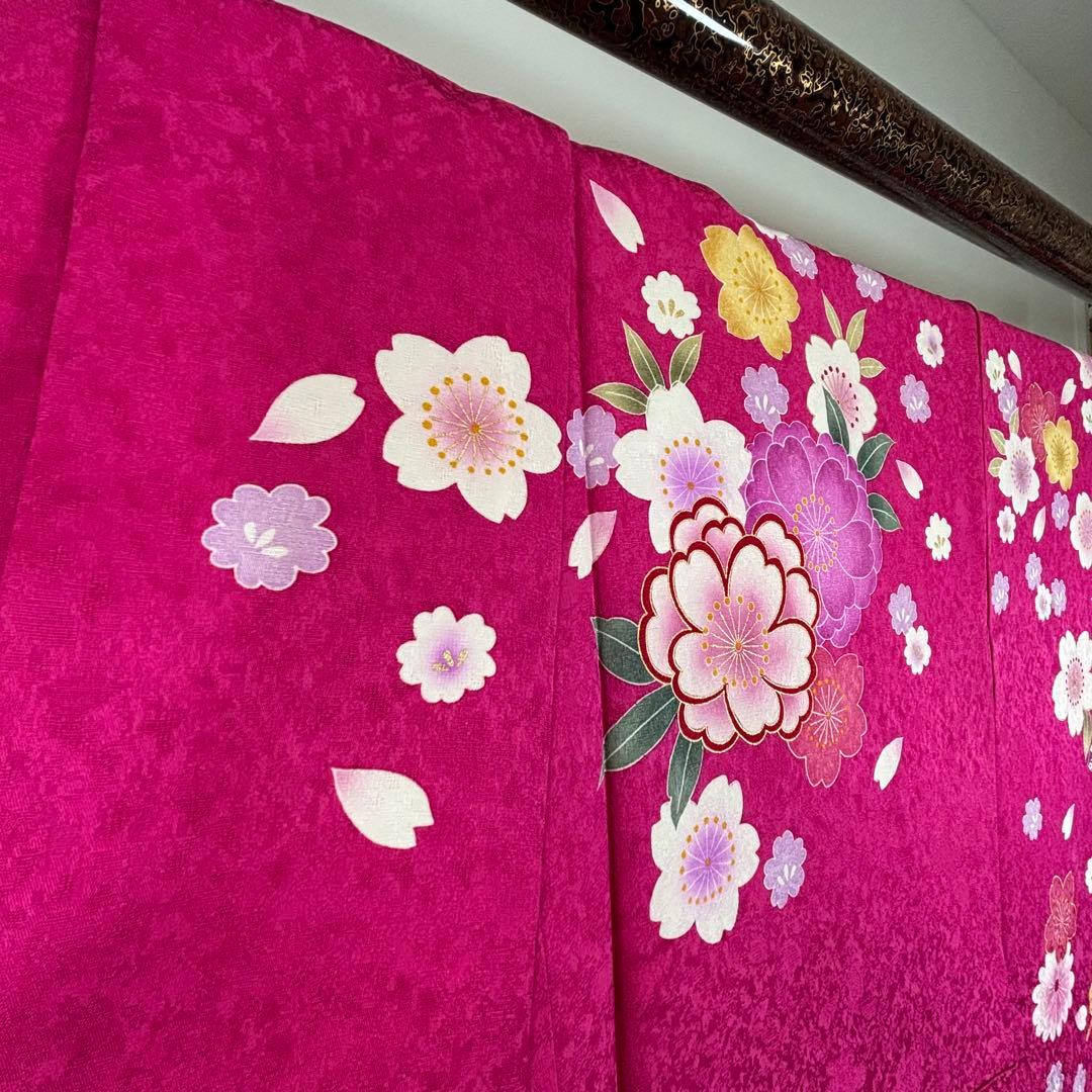 超美品　正絹　現代　振袖　成人式　着物　ピンク　躑躅色 175裄70 刺繍