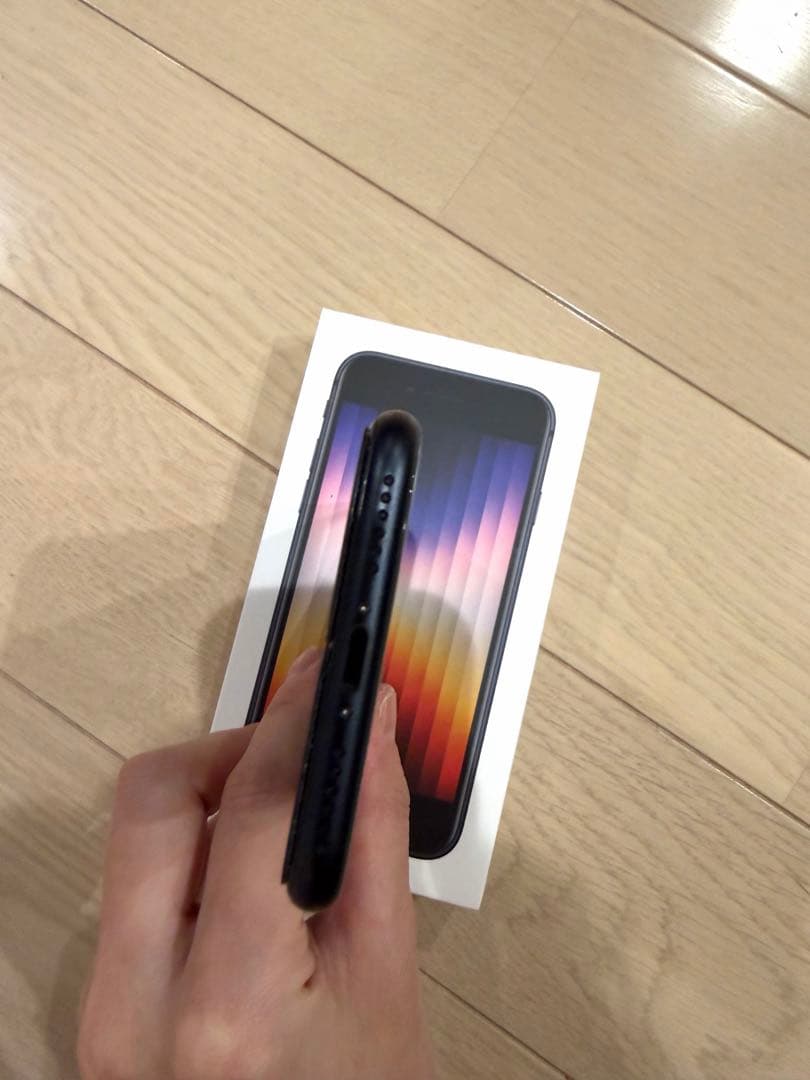 iPhone SE 第3世代64GB SIMフリー