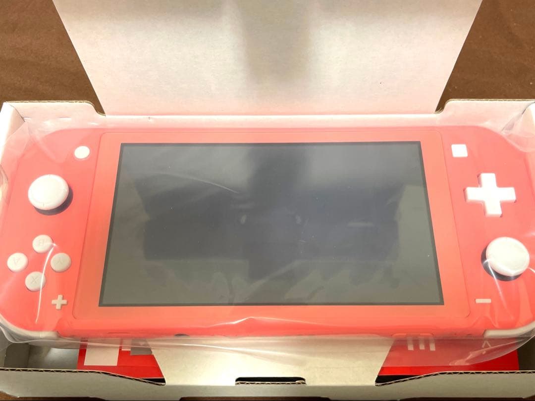 スイッチライト　新品 Nintendo Switchライト（コーラル）