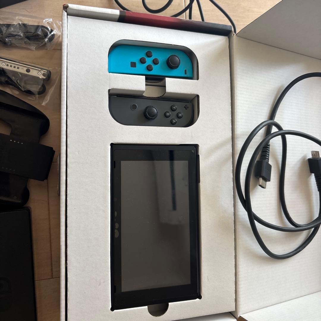 Nintendo Switch 本体 Joy-Con付き