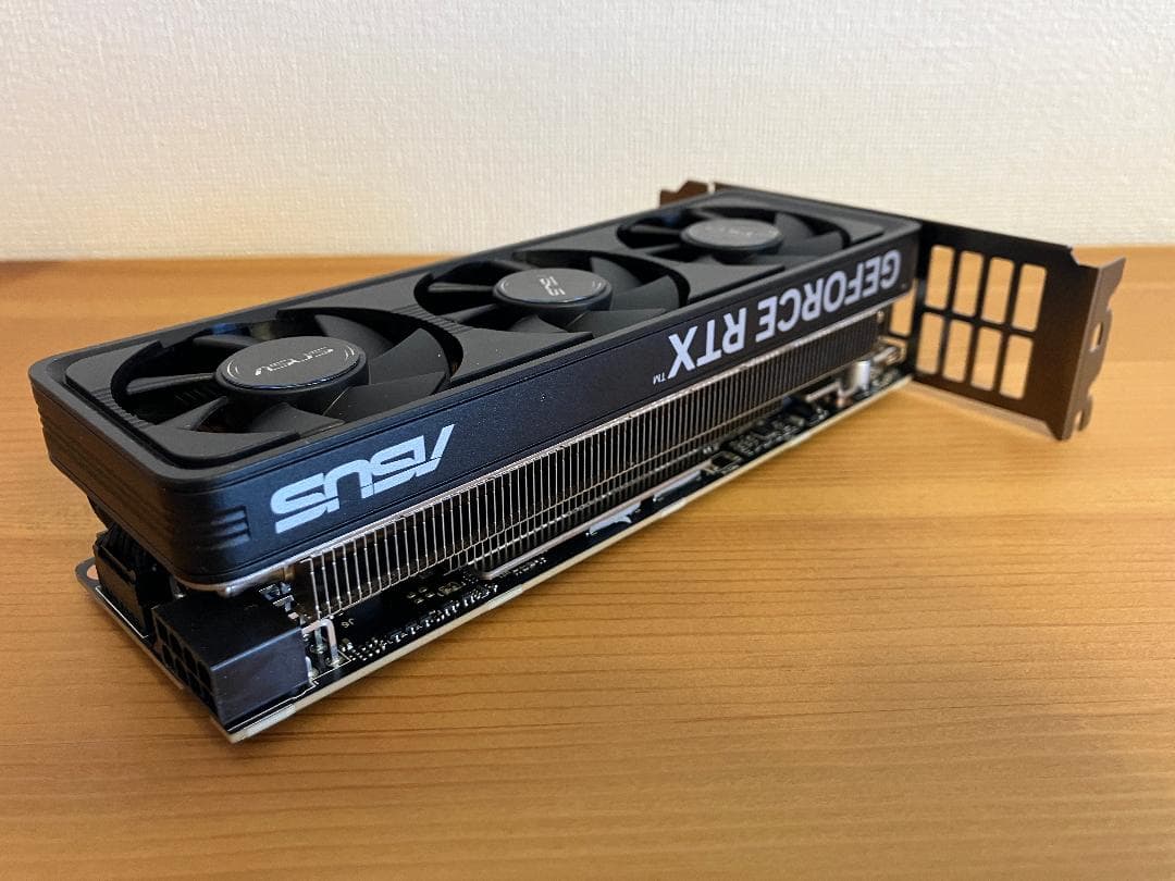 グラフィックボード・グラボ・ビデオカード ASUS GeForce RTX 5060 LP BRK 8GB GDDR7