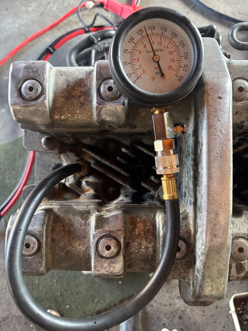 xjr400 4hm初期型エンジン　実働外し