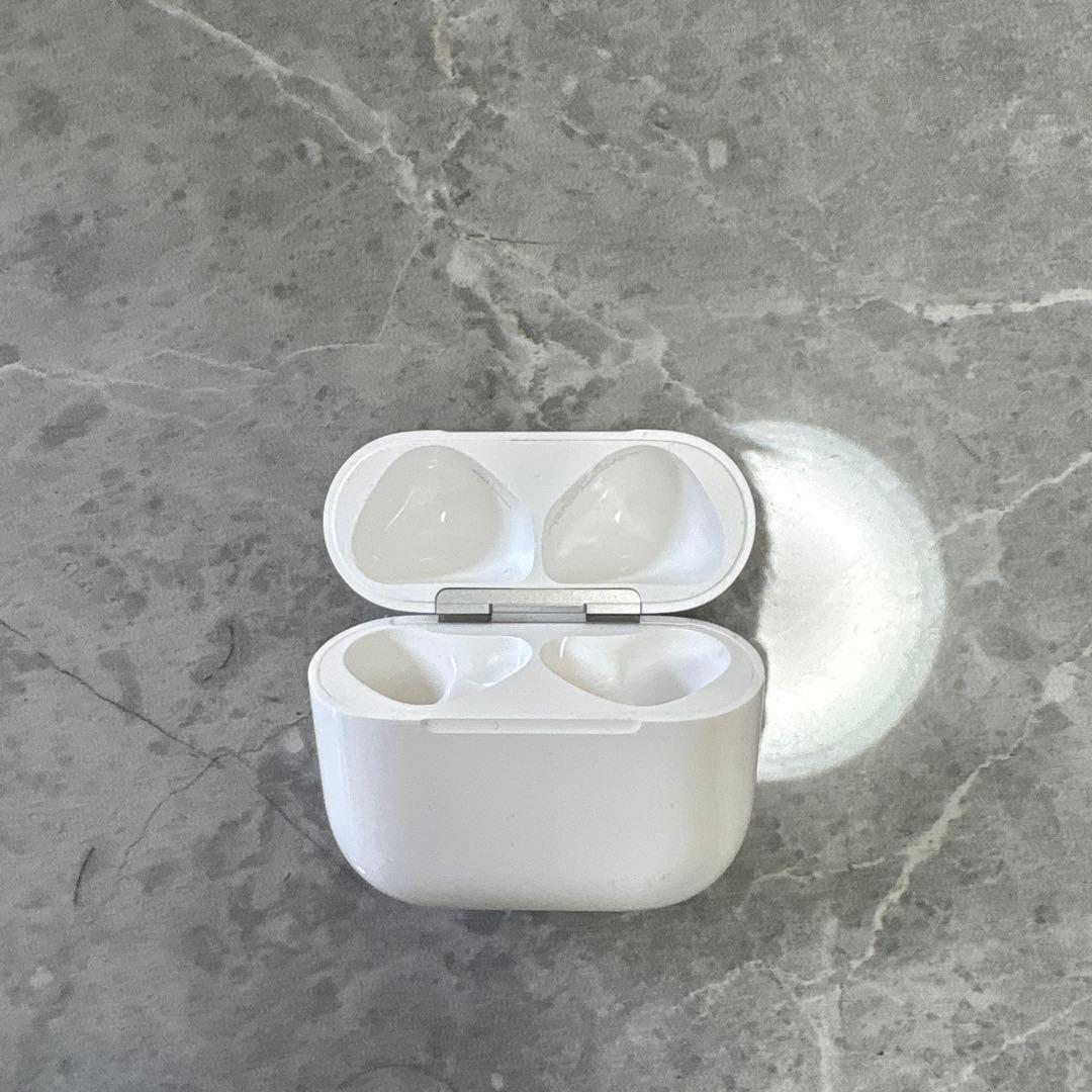 AirPods4 アクティブノイズキャンセリング　充電ケース