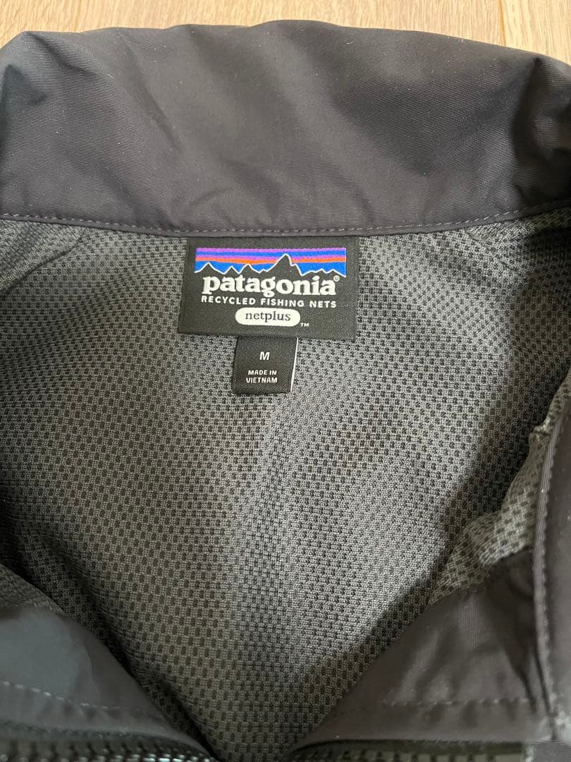 patagonia ブラック ジャケット Mサイズ