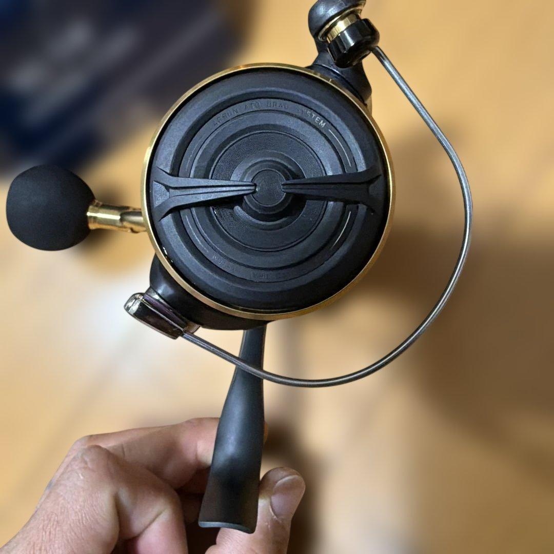 美品 DAIWA 23 BG SW 4000D-CXH