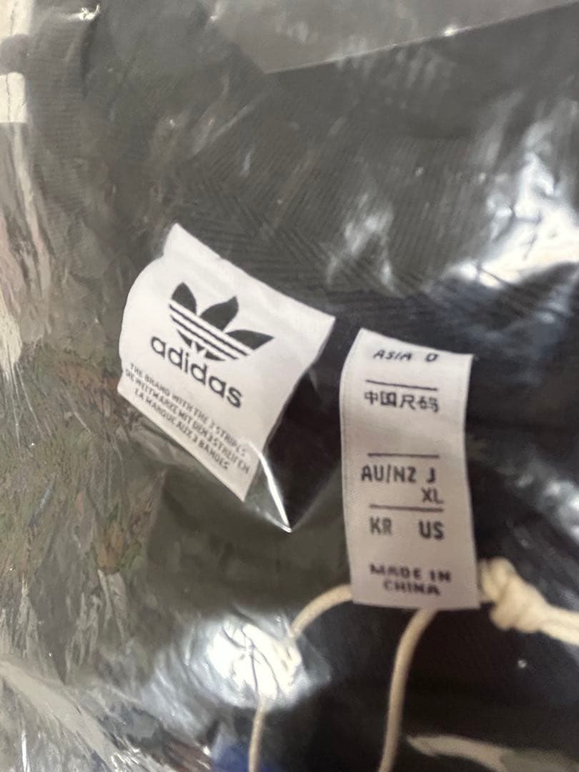 adidas アディダスTシャツ XL花刺繍デザイン