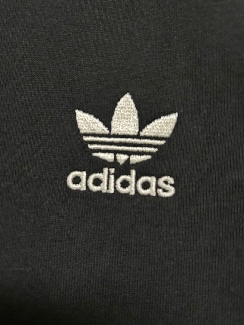 adidas アディダスTシャツ XL花刺繍デザイン