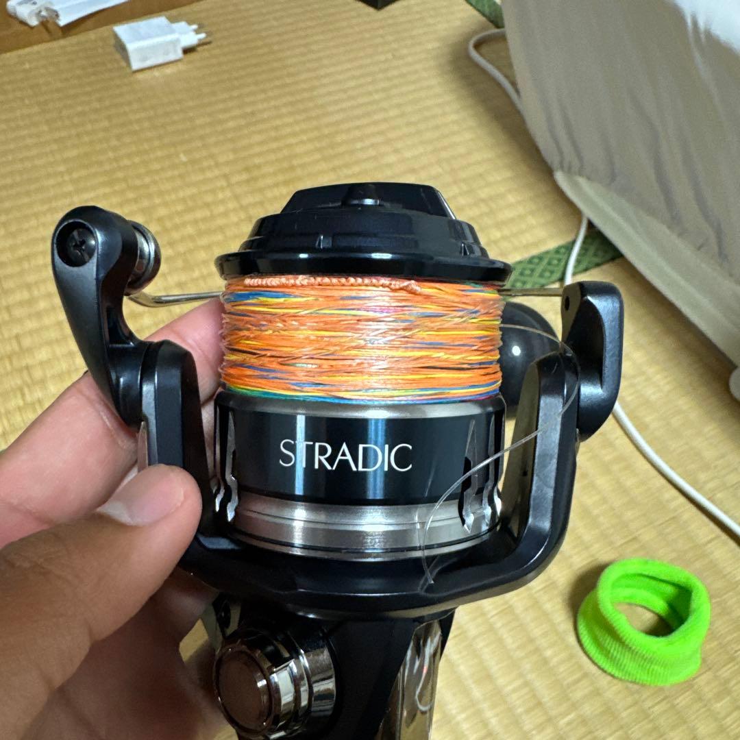 STRADIC SW6000HG スピニングリール ブラック/グリーン