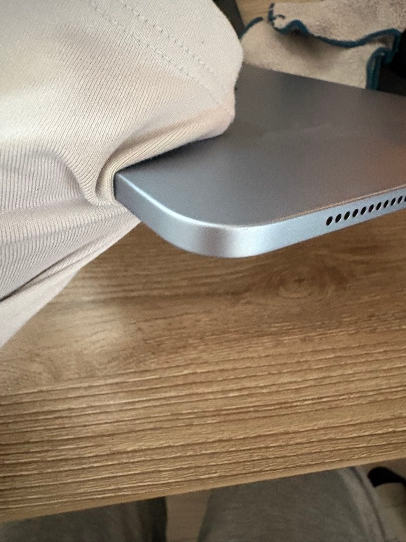 Apple iPad シルバー 本体　A2316 64GB