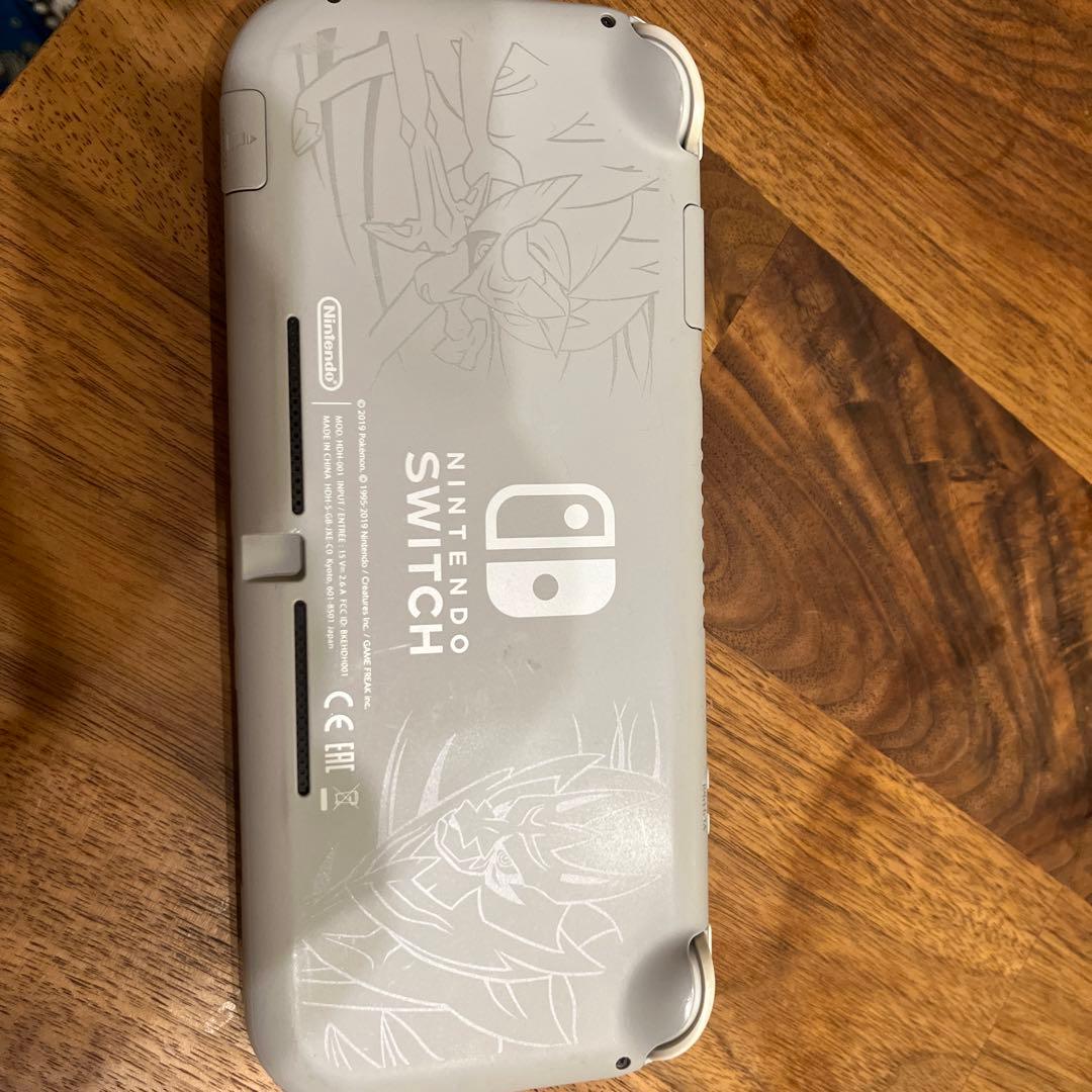Switch本体　ソ－ド、シ－ルド　未使用充電器セット