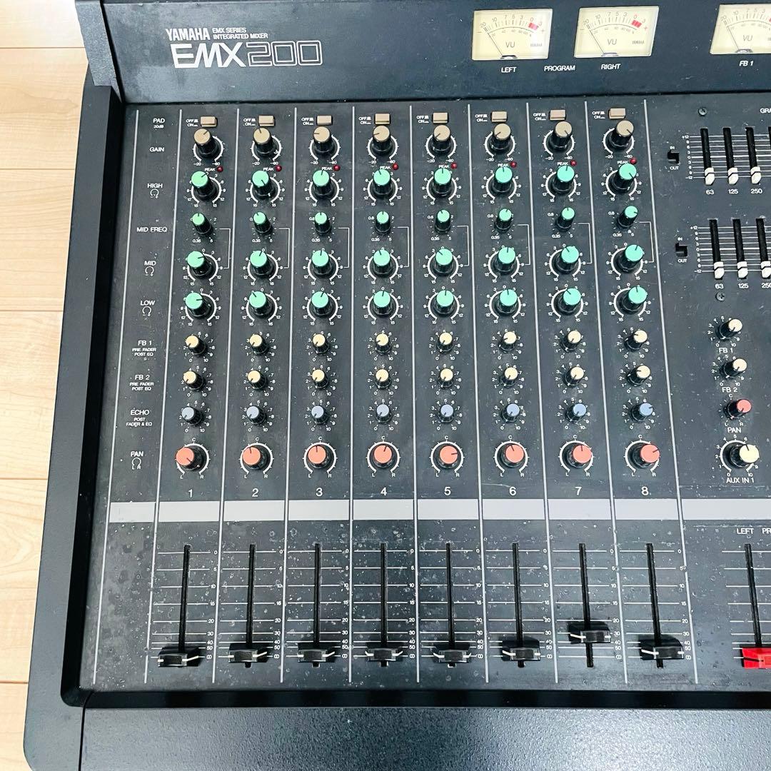 【現状品】YAMAHA EMX200 powered mixer